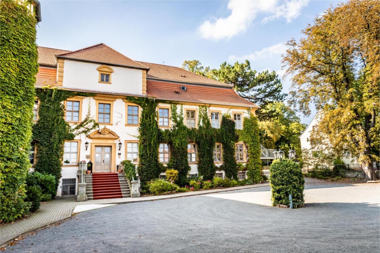 Stadtschloss Hecklingen*** Hecklingen  Buitenkant foto