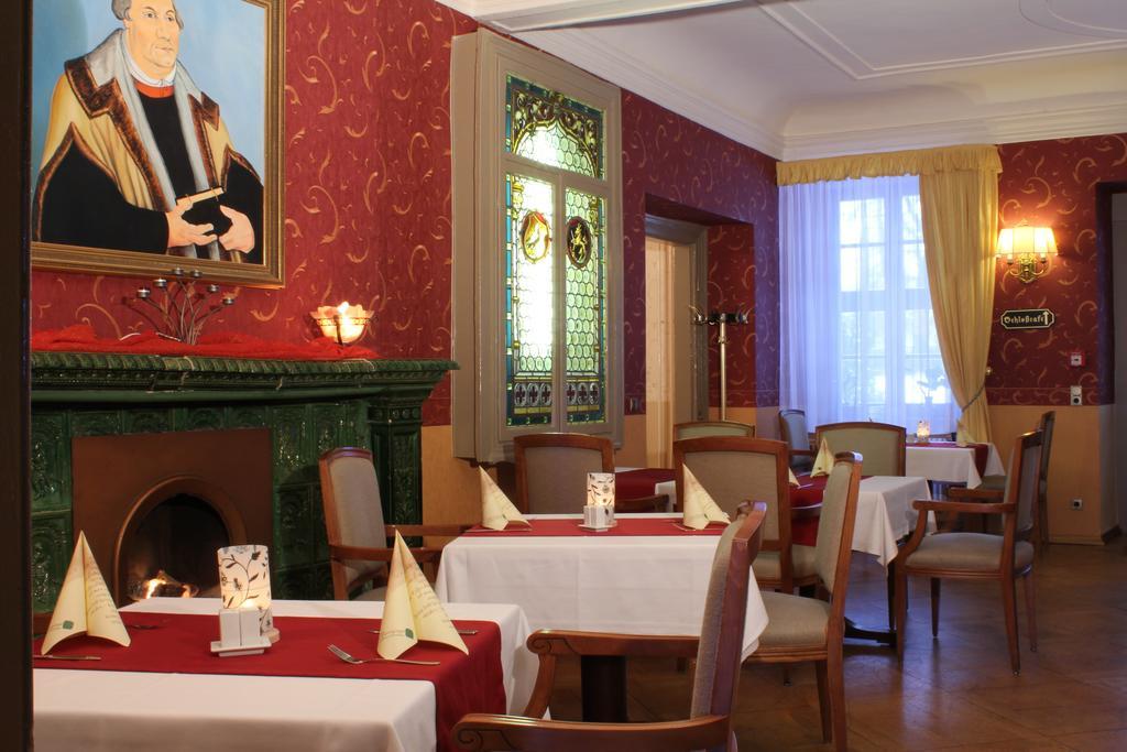 Stadtschloss Hecklingen*** Hecklingen  Buitenkant foto